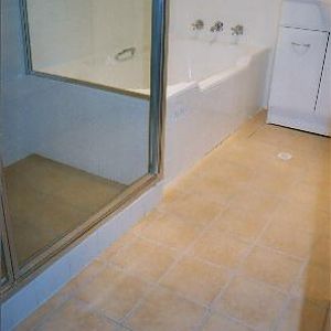 Warilla-after-bath tiles