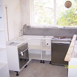 Walsh St - Flatpax kitchen built before install
